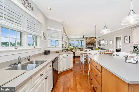 Kitchen - 1422 Burke Rd, Middle River, MD 21220 photo 1 of 8