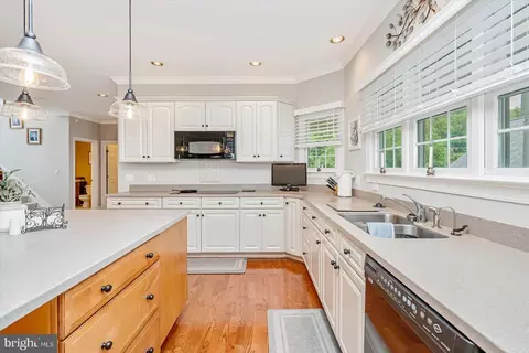 Kitchen - 1422 Burke Rd, Middle River, MD 21220 photo 4 of 8