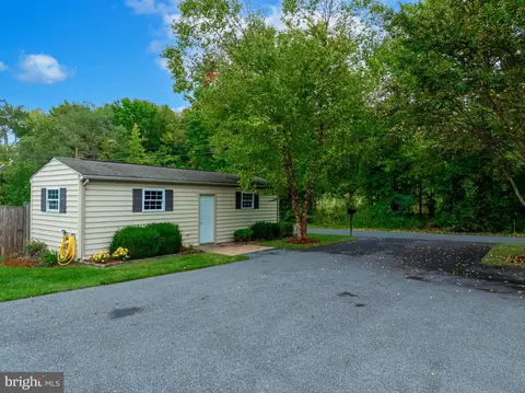 Exterior - 1422 Burke Rd, Middle River, MD 21220 photo 2 of 3