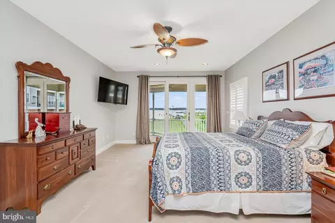 Bedroom - 1422 Burke Rd, Middle River, MD 21220 photo 4 of 11