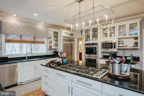 Kitchen - 4009 Cloverland Dr, Phoenix, MD 21131 photo 3 of 6