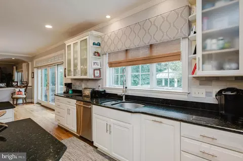 Kitchen - 4009 Cloverland Dr, Phoenix, MD 21131 photo 6 of 6