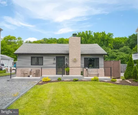 825 Seneca Park Rd, Middle River, MD 21220