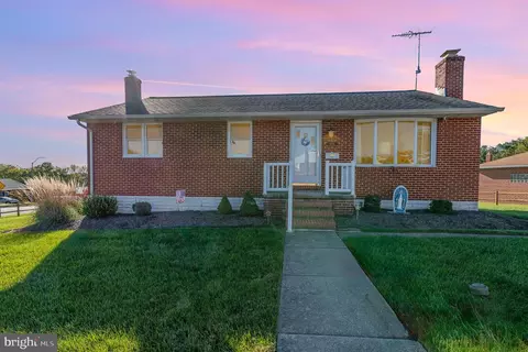 8011 Camhill Dr, Rosedale, MD 21237