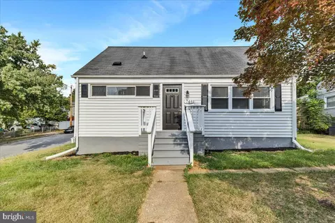 741 Silver Creek Rd, Pikesville, MD 21208