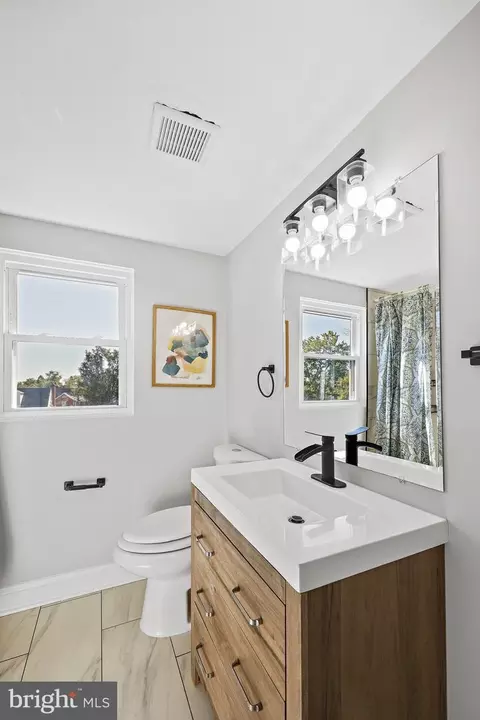 Bath - 8503 Coco Rd, Rosedale, MD 21237 photo 3 of 6