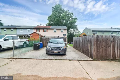 Exterior - 5625 Selford Rd, Halethorpe, MD 21227 photo 5 of 7