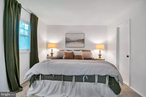 Bedroom - 5625 Selford Rd, Halethorpe, MD 21227 photo 5 of 7
