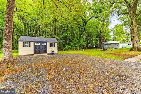 Exterior - 3325 Choptank Ave, Middle River, MD 21220 photo 2 of 4