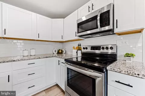 Kitchen - 3325 Choptank Ave, Middle River, MD 21220 photo 2 of 3