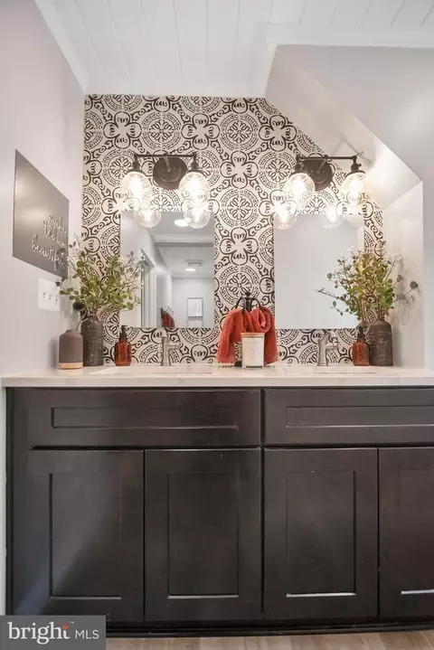 Bath - 1005 Francis Ave, Halethorpe, MD 21227 photo 2 of 15