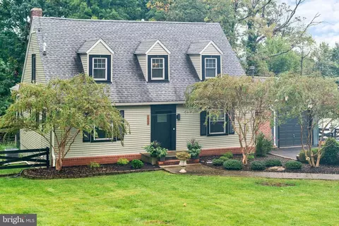 Exterior - 1005 Francis Ave, Halethorpe, MD 21227 photo 4 of 17