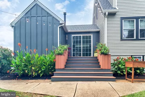 Exterior - 1005 Francis Ave, Halethorpe, MD 21227 photo 15 of 17