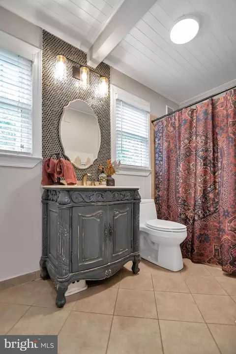 Bath - 1005 Francis Ave, Halethorpe, MD 21227 photo 7 of 15