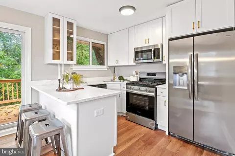 2705 Daisy Ave, Halethorpe, MD 21227 photo 13