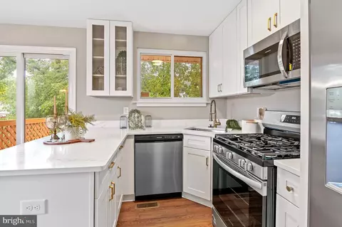 2705 Daisy Ave, Halethorpe, MD 21227 photo 14