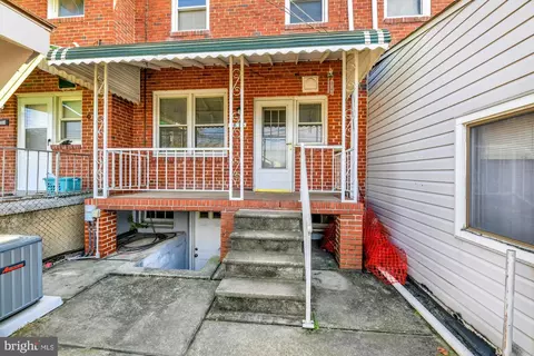 Exterior - 2816 Plainfield Rd, Dundalk, MD 21222 photo 2 of 4