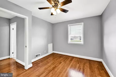 Bedroom - 2816 Plainfield Rd, Dundalk, MD 21222 photo 2 of 2