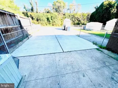 Exterior - 972 Regina Dr, Halethorpe, MD 21227 photo 2 of 6