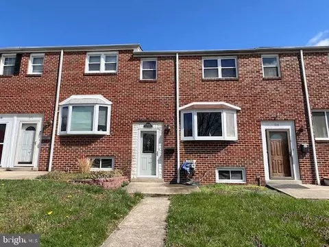 972 Regina Dr, Halethorpe, MD 21227