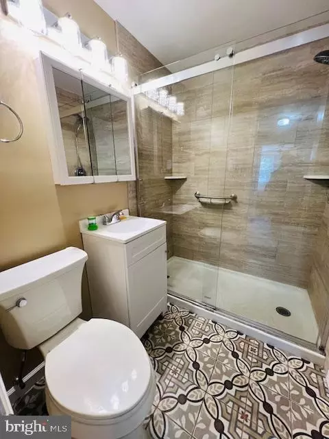 Bath - 972 Regina Dr, Halethorpe, MD 21227 photo 1 of 2