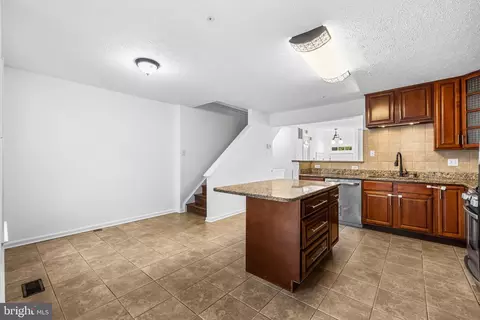 8 Tomahawk Ter, Middle River, MD 21220 photo 12