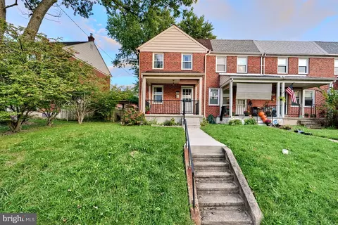 8337 Ridgely Oak Rd, Parkville, MD 21234