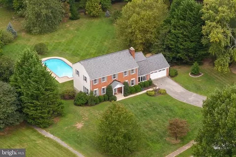 6 Trelawny Ct, Lutherville Timonium, MD 21093