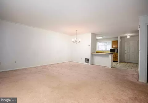 Living - 16 Campton Ct, Nottingham, MD 21236 photo 4 of 7
