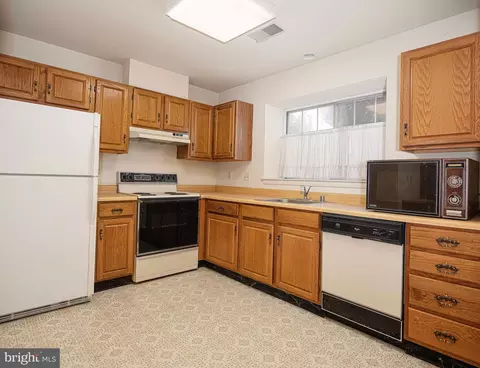 Kitchen - 16 Campton Ct, Nottingham, MD 21236 photo 1 of 2