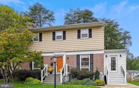 8 Kirk Hill Ct, Catonsville, MD 21228