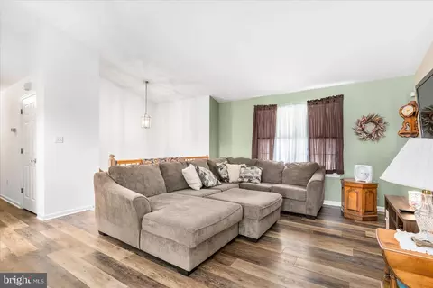 4415 Walnut Rd, Halethorpe, MD 21227 photo 5
