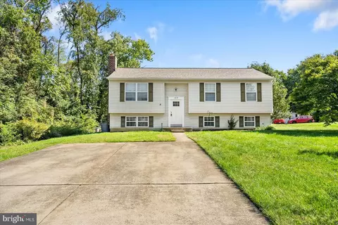 4415 Walnut Rd, Halethorpe, MD 21227 photo 3