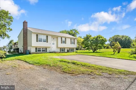 4415 Walnut Rd, Halethorpe, MD 21227 photo 2