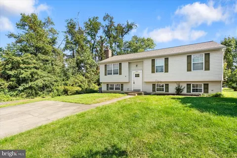 4415 Walnut Rd, Halethorpe, MD 21227