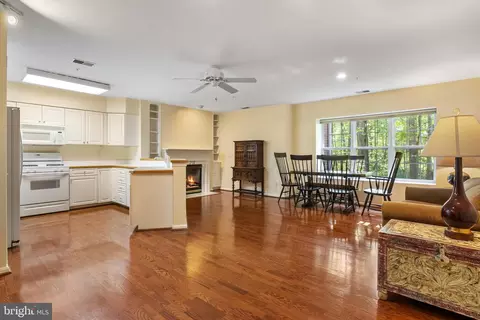 12105 Tullamore Ct #103, Lutherville Timonium, MD 21093