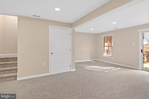 Living - 41 Cedarcone Ct, Nottingham, MD 21236 photo 4 of 6