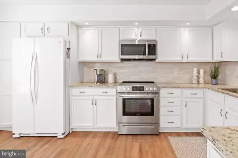 Kitchen - 41 Cedarcone Ct, Nottingham, MD 21236 photo 2 of 5