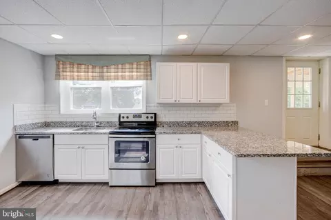 Kitchen - 4603 Benson Ave, Halethorpe, MD 21227 photo 4 of 6