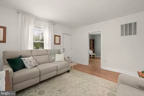 5529 Willys Ave, Halethorpe, MD 21227 photo 9