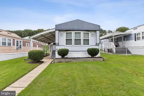 12 Judywood Ln, Essex, MD 21221