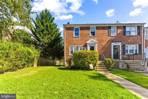 219 Medwick Garth W, Catonsville, MD 21228