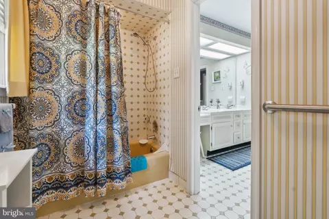 Bath - 4108 Mount Carmel Rd, Upperco, MD 21155 photo 2 of 3