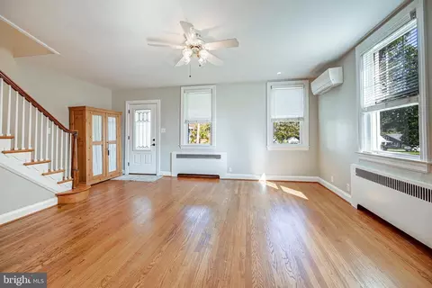 Living - 1243 Circle Dr, Halethorpe, MD 21227 photo 3 of 5