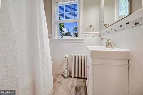 Bath - 1243 Circle Dr, Halethorpe, MD 21227 photo 1 of 2