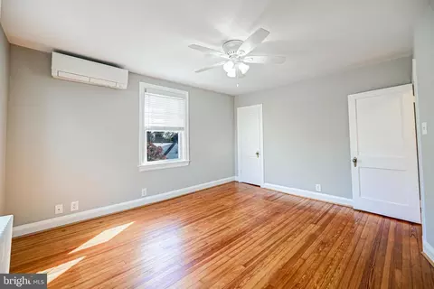 Bedroom - 1243 Circle Dr, Halethorpe, MD 21227 photo 4 of 5