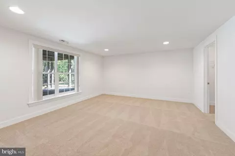 2736 Lightfoot Dr, Baltimore, MD 21209 photo 35