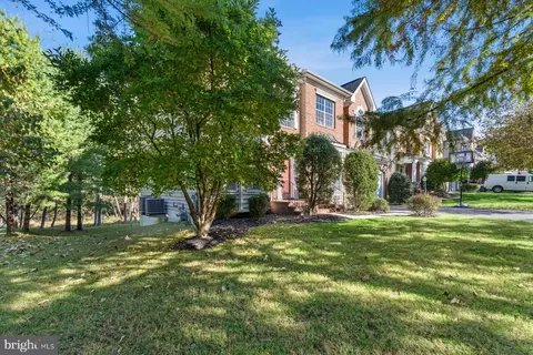 2736 Lightfoot Dr, Baltimore, MD 21209 photo 3