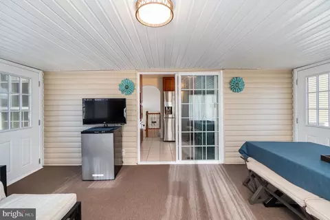 Entry Way - 7105 Olivia Rd, Middle River, MD 21220 photo 5 of 6