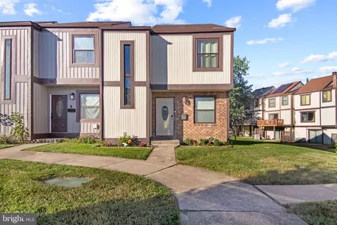 24 Helmsman Ct, Essex, MD 21221